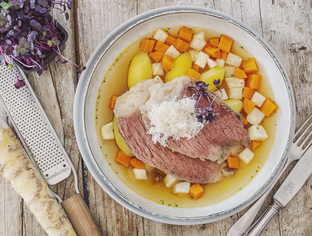 Tafelspitz mit Bouillonkartoffeln und frischem Meerrettich